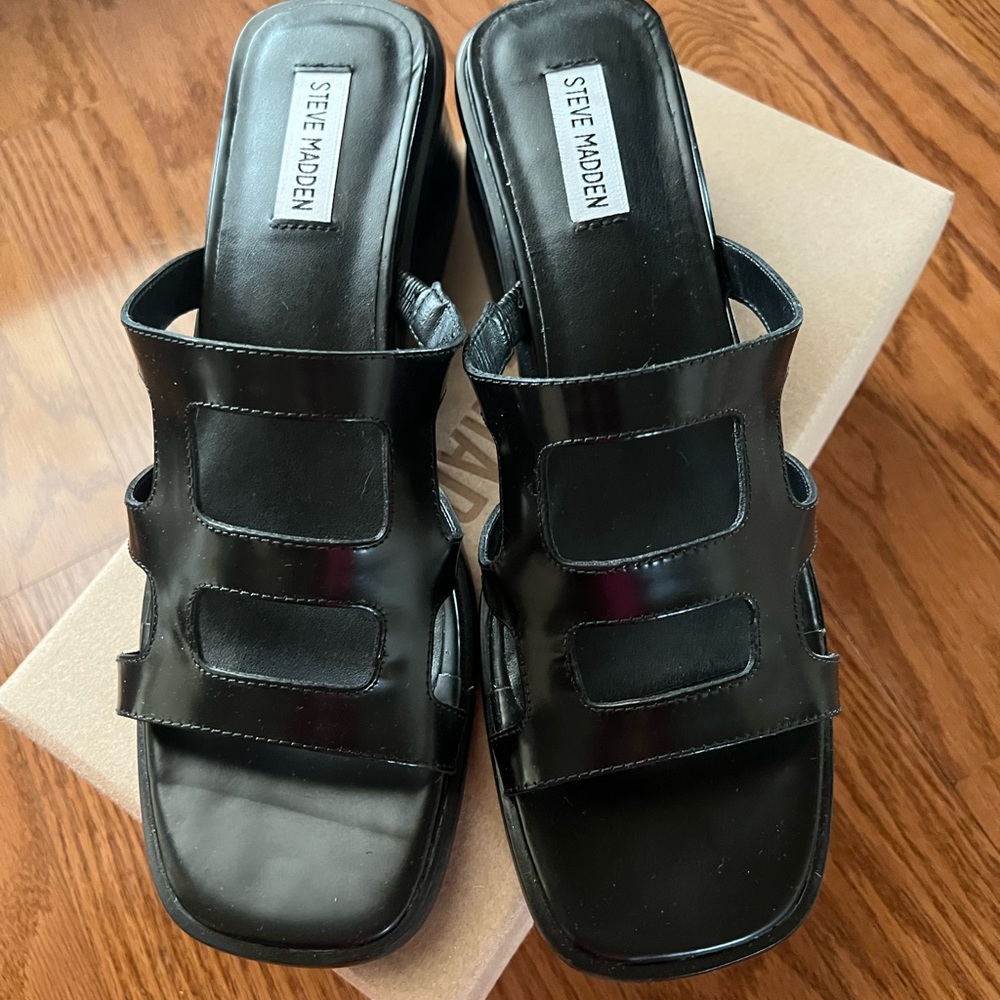 PRICE REDUCED
STEVE MADDEN Chunky Heel Sandals